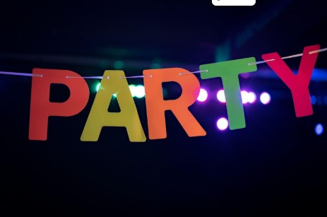 Budget-Friendly Batch Cocktails That Will Upgrade Any College Party