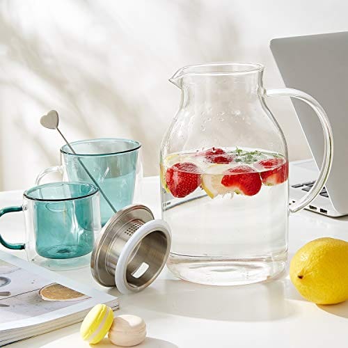 2.0 Liter Clear Glass Pitcher with Handle, Lid and Spout for Water, Iced  Tea, Carafe, Hot or Cold Beverages, Fruit Juice, High-Heat Resistance,  Kitchen and Refrigerator Organization (68 oz) 