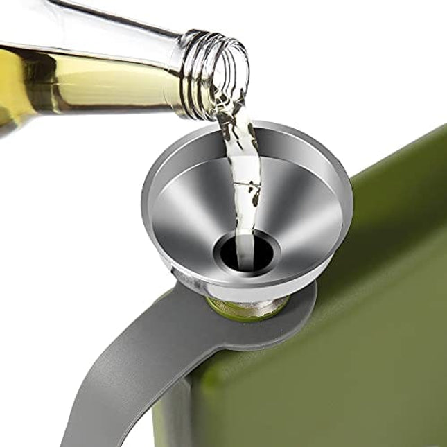 KWANITHINK Flask for Men, Stainless Steel Camping Flask 8 oz with Funnel, Hip Flask Whiskey Flask with Integrated Steel Cap for Outdoor, Camping Hiking Climbing Exploration(