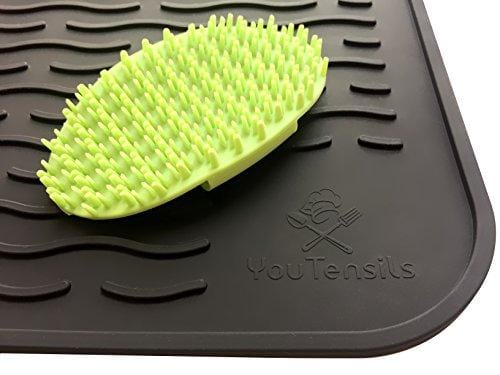 https://advancedmixology.com/cdn/shop/products/protensils-silicone-dish-drying-mat-scrubber-17-8-x-15-8-kitchen-dish-drainer-mat-large-silicone-trivet-draining-pad-for-counter-top-xl-black-15857904975935.jpg?v=1643976134