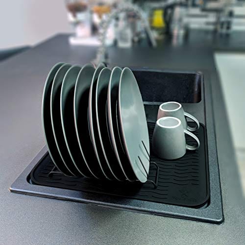 https://advancedmixology.com/cdn/shop/products/protensils-silicone-dish-drying-mat-scrubber-17-8-x-15-8-kitchen-dish-drainer-mat-large-silicone-trivet-draining-pad-for-counter-top-xl-black-15857905139775.jpg?v=1643976299
